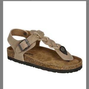 BRAND NEW LEATHER SANDAL size 3